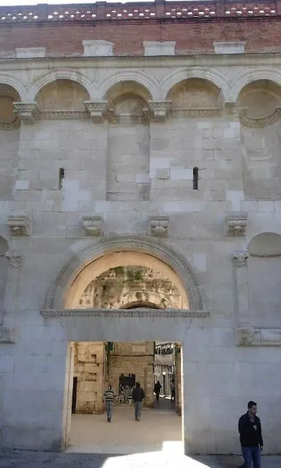 Authentic Dalmatian House Sara Appartement Split