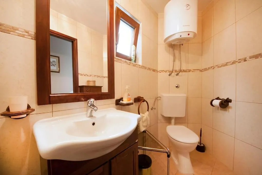 Authentic Dalmatian House Sara Appartement Split