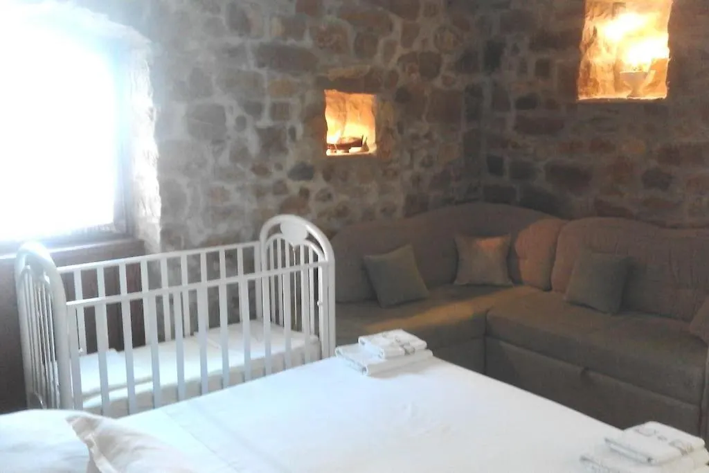 Authentic Dalmatian House Sara Appartement Split