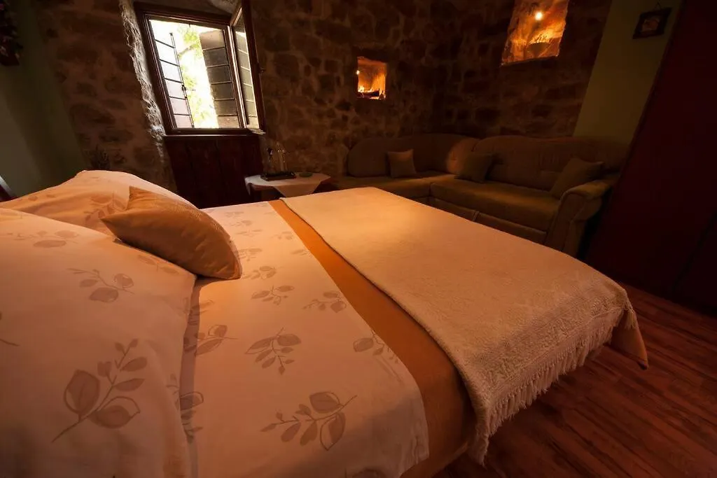 Authentic Dalmatian House Sara Appartement Split